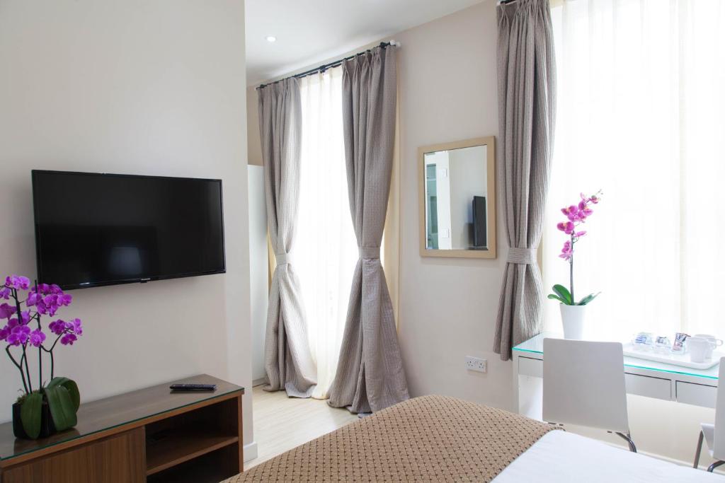 Welcome Inn Victoria room 3
