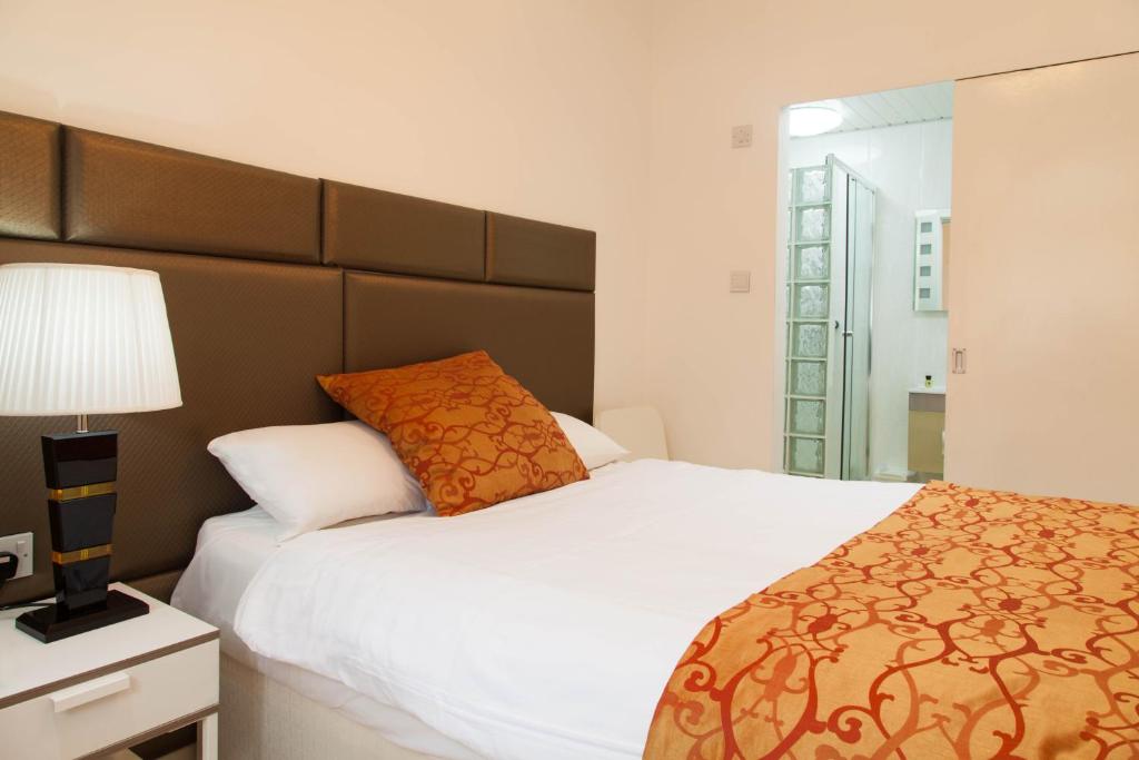 Welcome Inn Victoria room 5